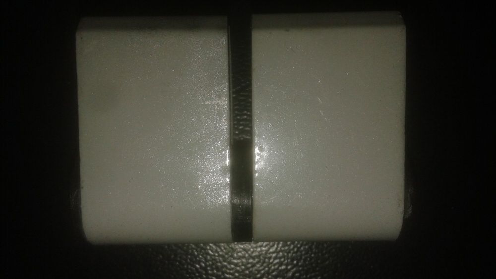 Zawiasy do pleksi lub szyb szklanych