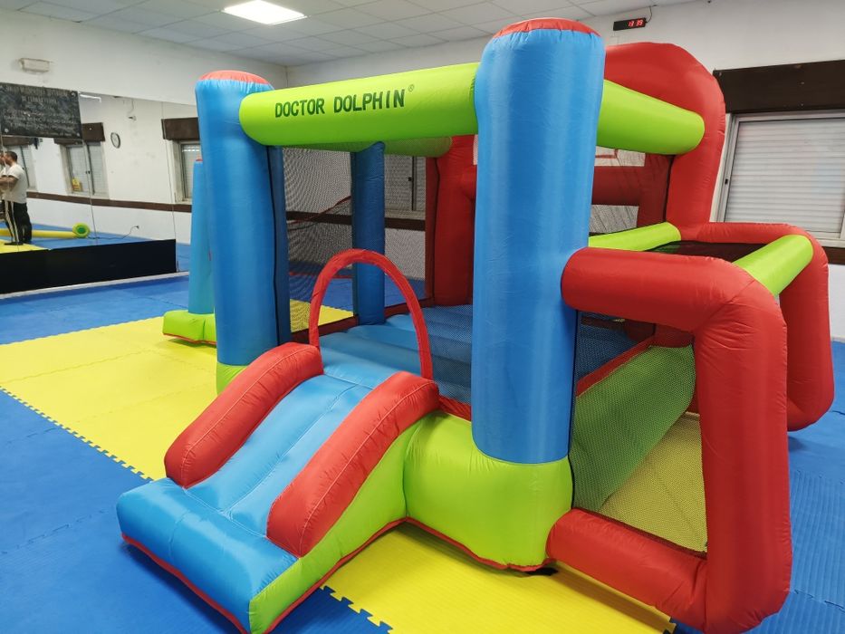 Aluguer Insuflável castelo, palhaço, mascote Panda