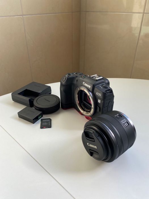 Canon EOS RP + 2 baterias + 1 bolsa Canon