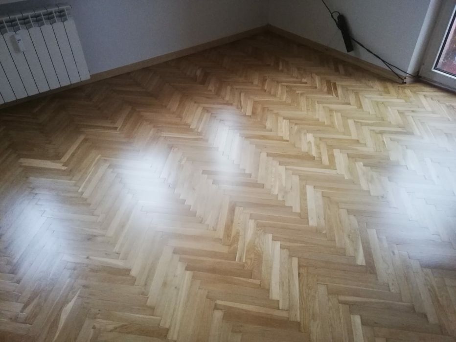 Cyklinowanie bezpyłowe, renowacja starych podłóg drewnianych.