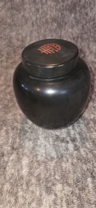 Pudełko z laki wazon pojemnik