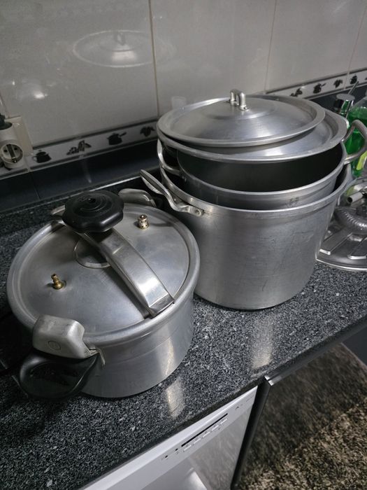 Kitchen Pots478817994461696001