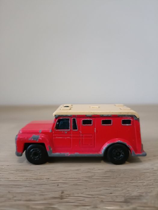 Sprzedam resorak Matchbox Furgonetka