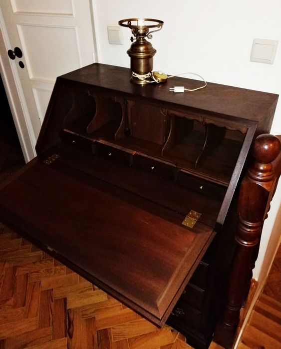 Escrivaninha/Móvel em Madeira (antiguidade)