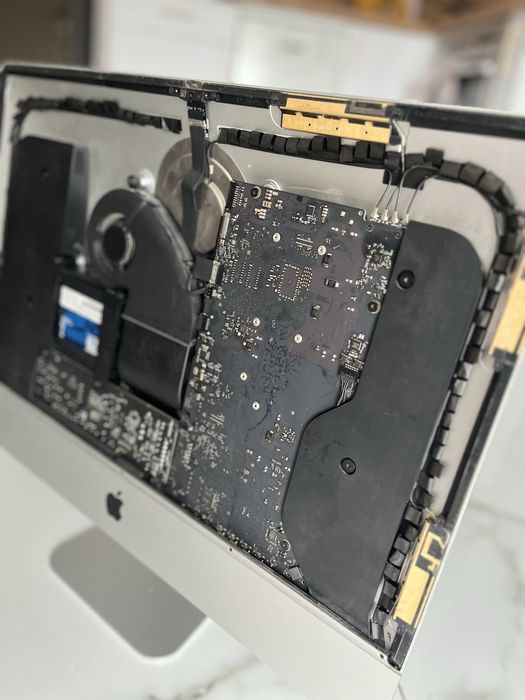 Розбір Apple iMac A1418 21.5” Late 2013 на запчастини