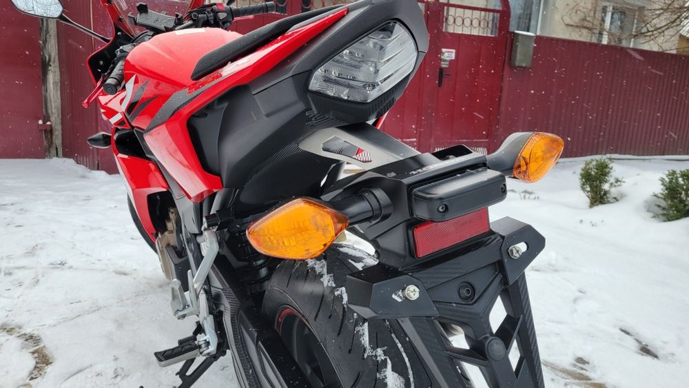 Honda CBR 400R Sport Bike