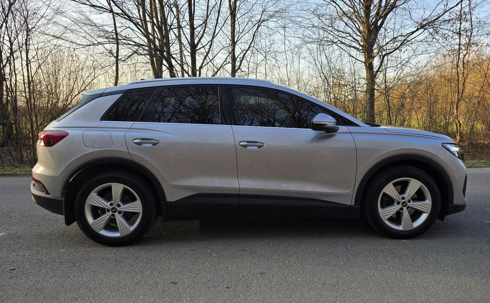 Audi Q4 E-tron  .