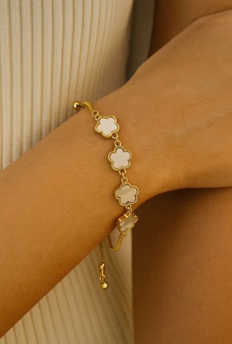 Pulseira Dourada Ajustável com Flores em Madre-Pérola