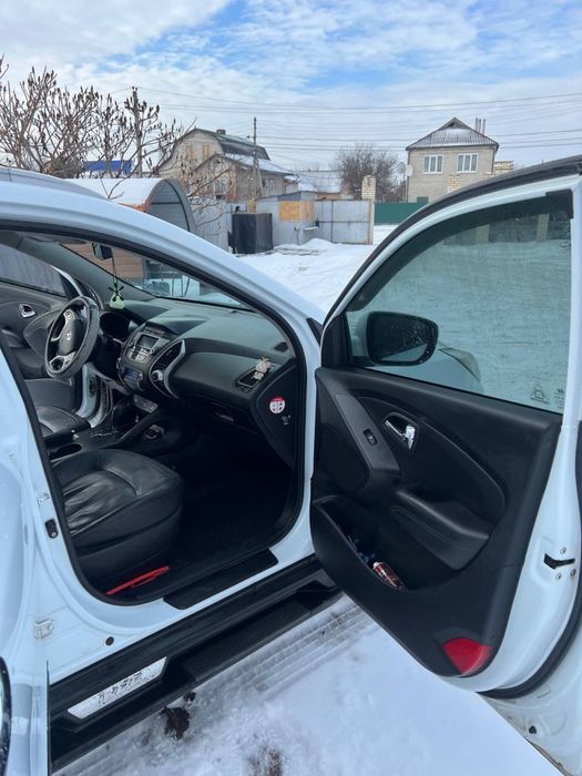 Hyundai ix35 2011 2.0 Дизель Автомат
