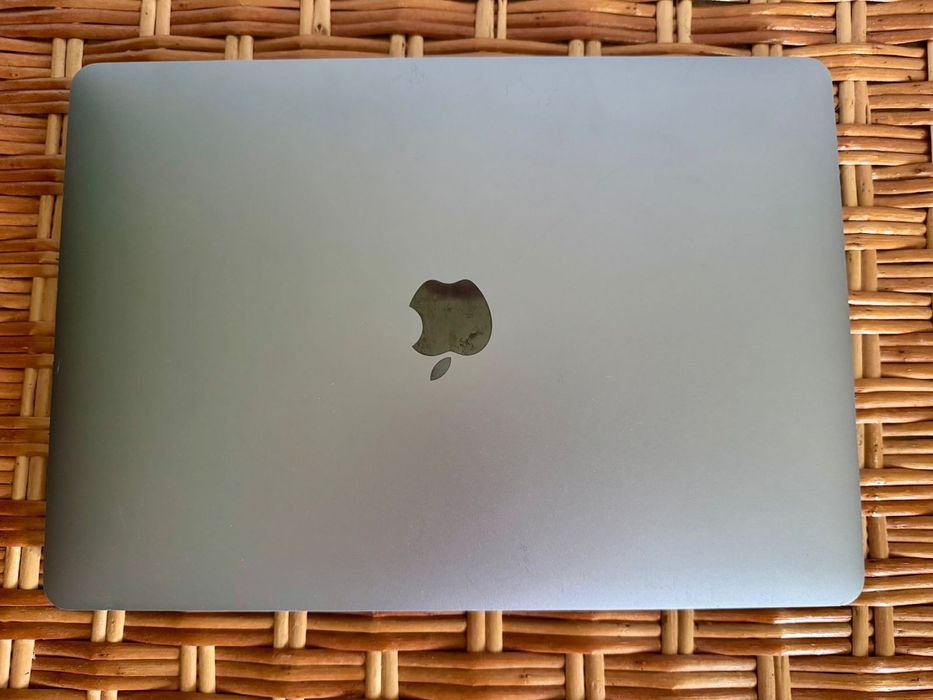 MacBook Pro 13 3 в хорошем состоянии макбук
