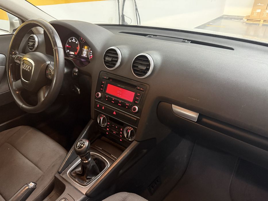Audi A3 Sportback 1.6 TDI • Nacional • Excelente Estado