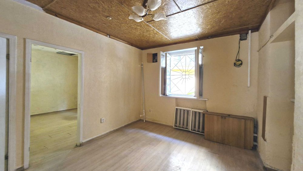 Продам 3 комнатную квартиру дом  в центре Соборная площадь Дерибасовск