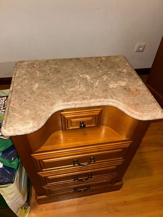 Cabeceiras e cómoda c/ pedra marmore
