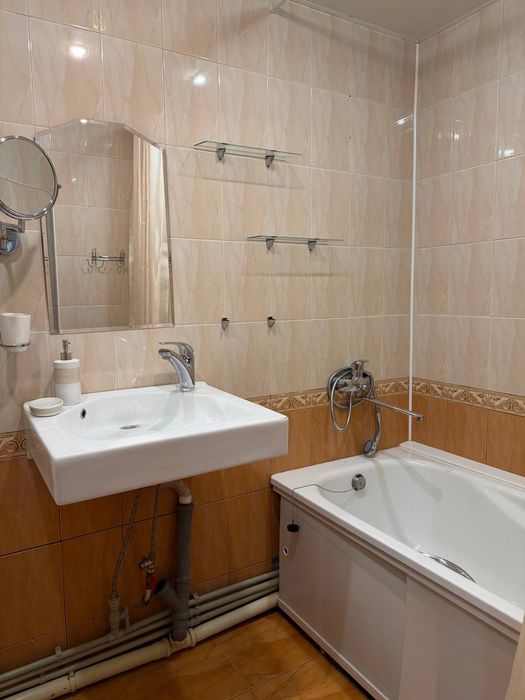 Продам 3-к квартиру в центрі міста