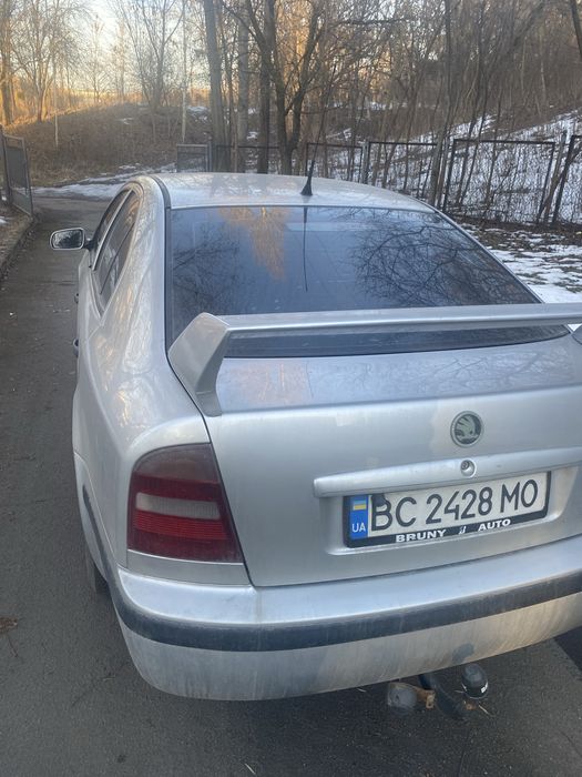 Продам надійну машину дуже багато що зроблено