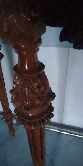 Credência com espelho. Madeira e mármore maciços.