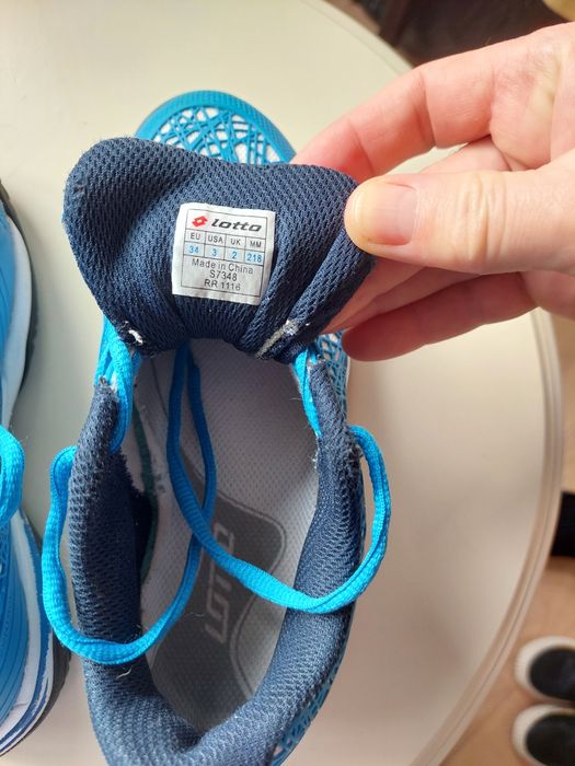 Кроссовки lotto.