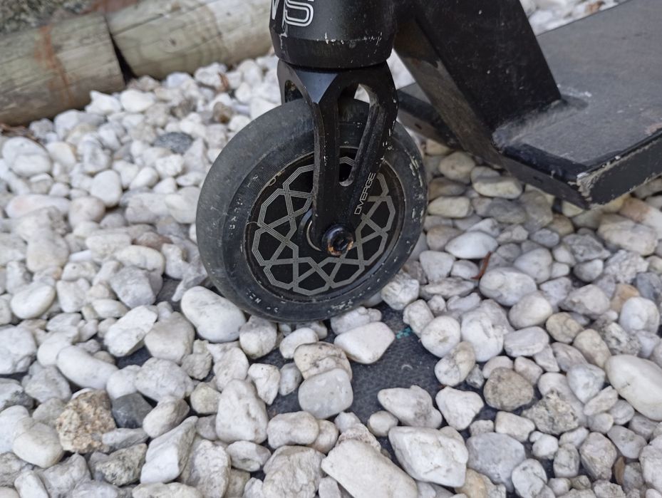 Trotinete de freestyle preta