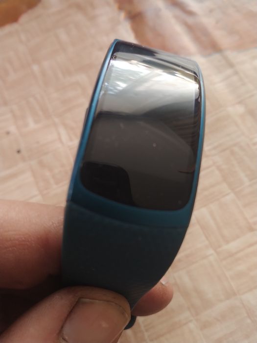 Часы смарт-браслет Samsung Gear Fit 2