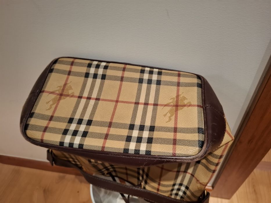 Mala Burberry Original. Luxo Clássico