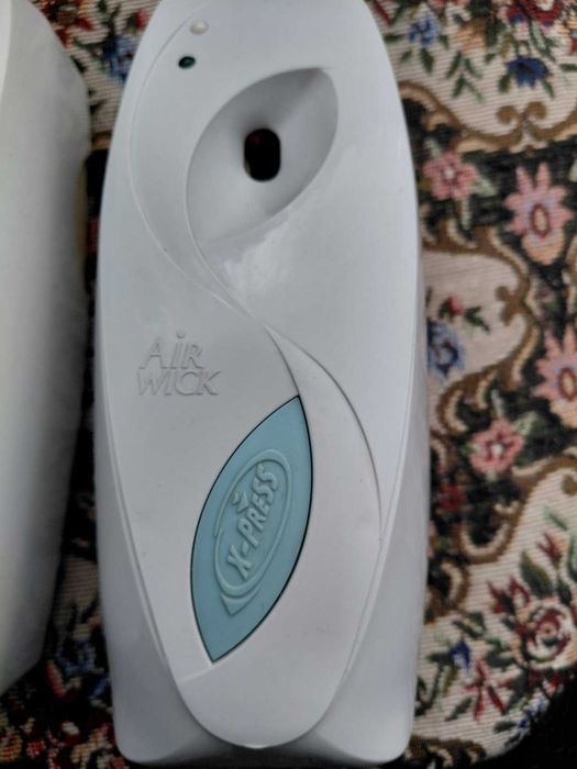 Продам автоматичний освіжувач повітря Air Wick Freshmatic