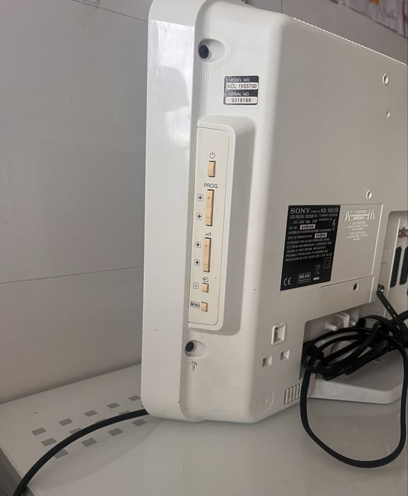 Sony Bravia TV 19” KDL-19S5700