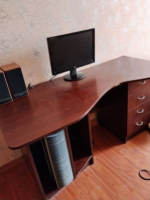 Продам мебель в нормальном состоянии