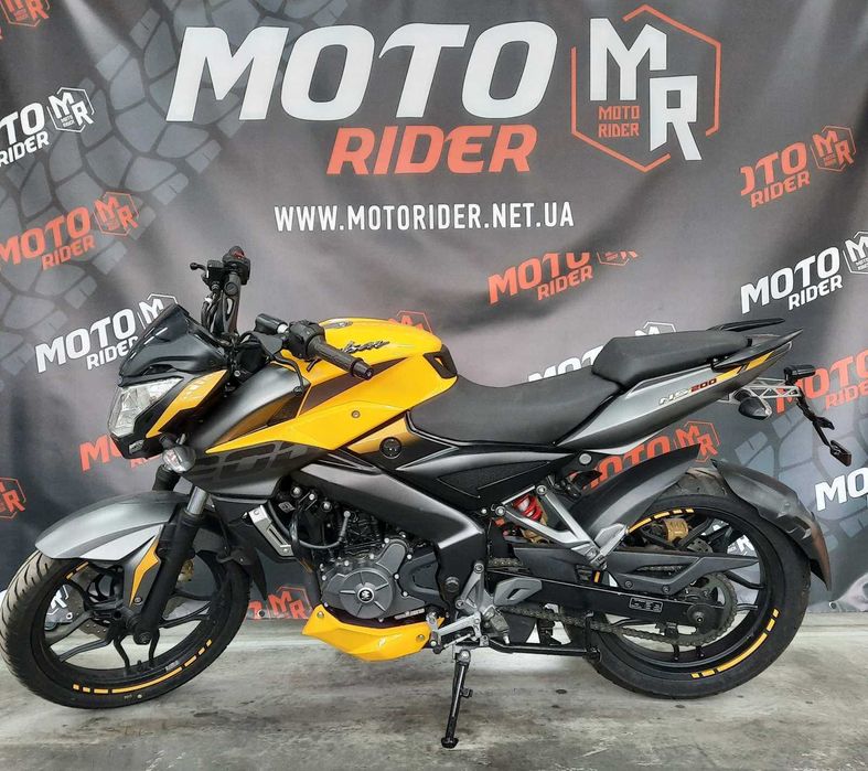 Bajaj Boxer  баджадж боксер пульсар домінар