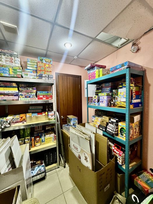 Продается действующий магазин Хортицкий  район