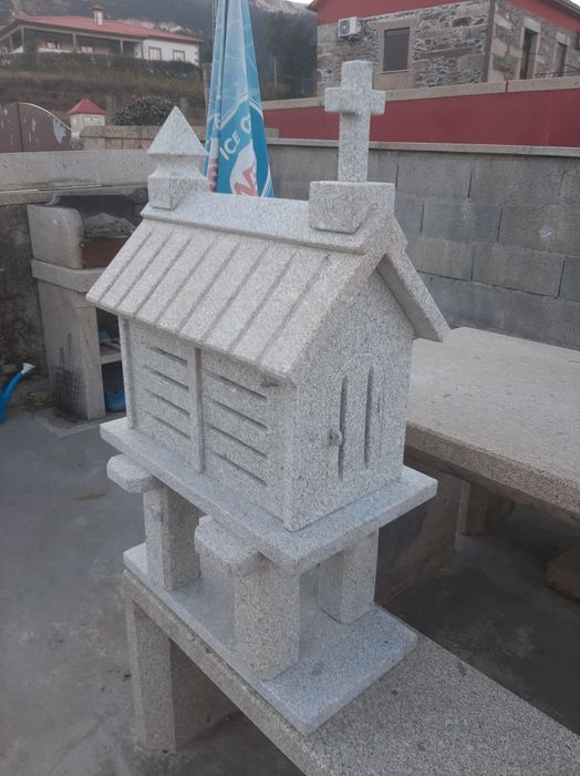 Espigueiro em granito