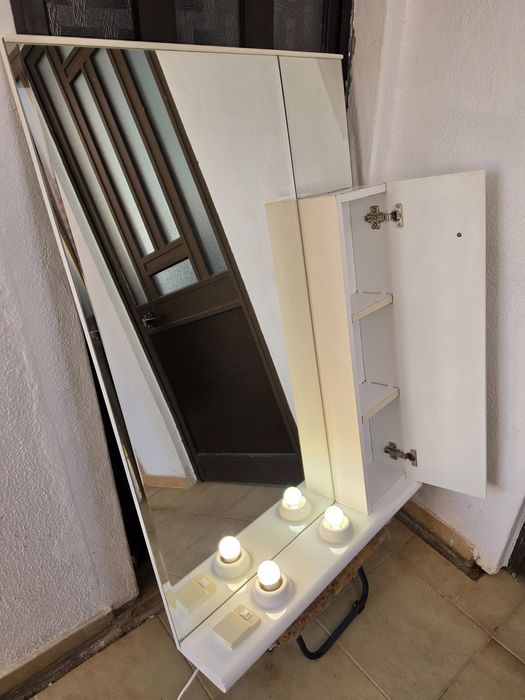 Espelho WC c/ Iluminação e Armário