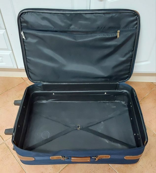 MALA DE VIAGEM DE PORÃO. Férias,Casa,Arrumação,Quarto,Mudanças,Sala.