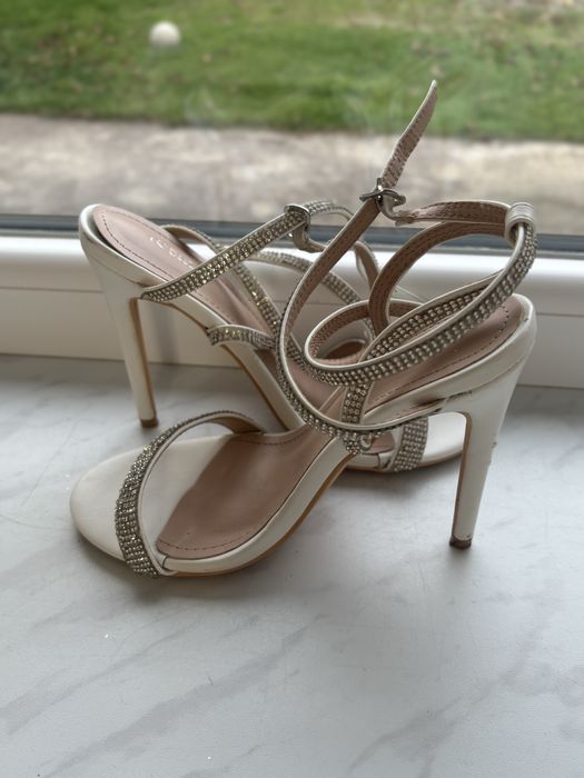 Туфельки блискучі