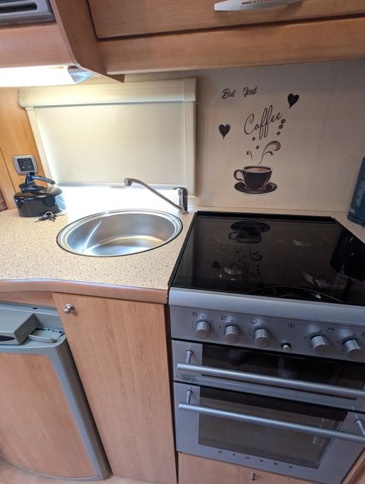 RESERVADA, Caravana/ quarto fixo/4 pessoas/levo ao local