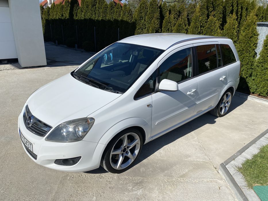 Opel Zafira B  2010r