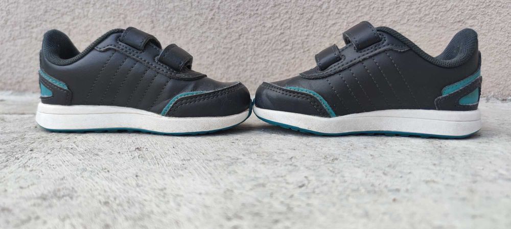Dziecięce Buty ADIDAS
VS SWITCH 3 CF I IG9644 rozmiar 23