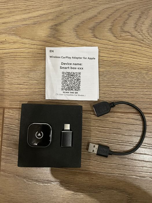 компактний адаптер для бездротового Apple CarPlay