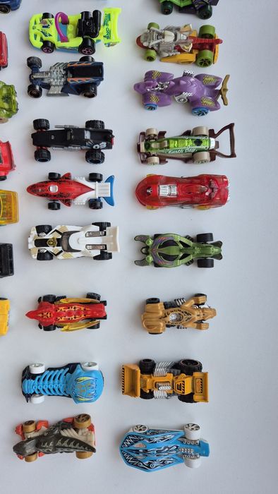 Hot wheels машинки