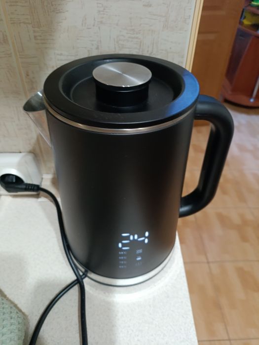 Чайник сенсорний електричний BERGS EK-0001BK Smart