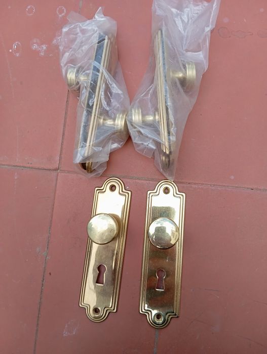 Ferragens para portas novos