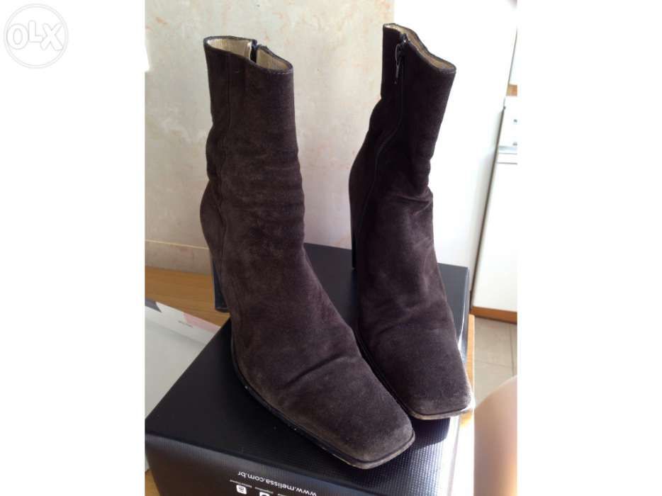 Botas Senhora Proof em Pele Camurça Castanhas