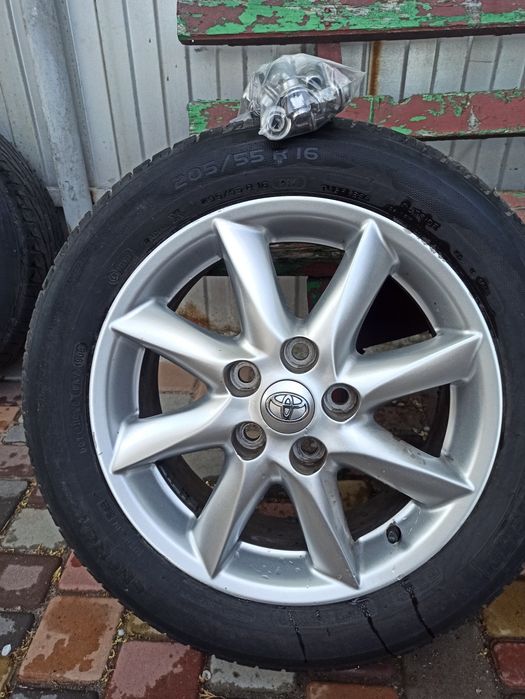 Продам комплект дисків Toyota