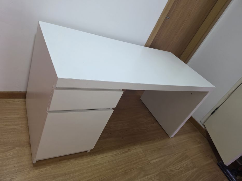 Secretária Ikea Malm