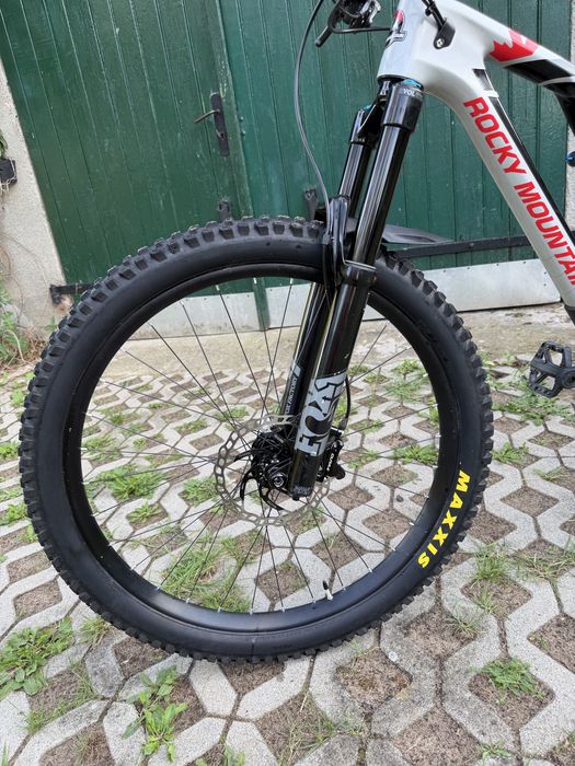 Rocky Mountain Altitude C70 – карбоновий ендуро двопідвіс