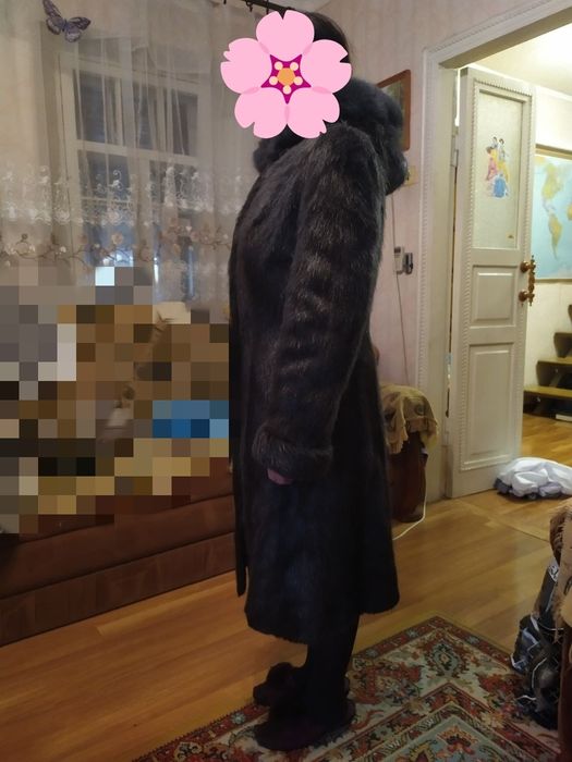 шуба з хутра нутрії,чорно-сірого кольору,розмір 46,довжина 105 см