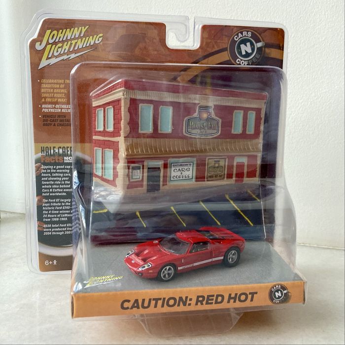 Діорами від Johnny Lightning, машинки