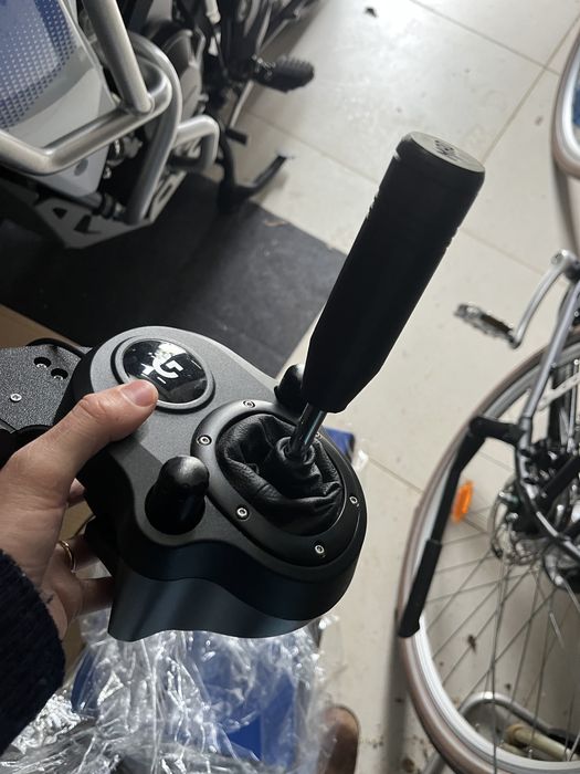 Logitech G923 c/ pedais + shifter de Junho 2025