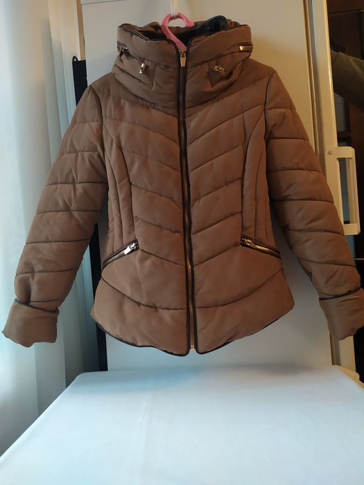 Молодіжна жіноча куртка Zara basic , розмір 44 (по біркі М) .
