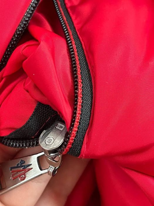 Курточка moncler