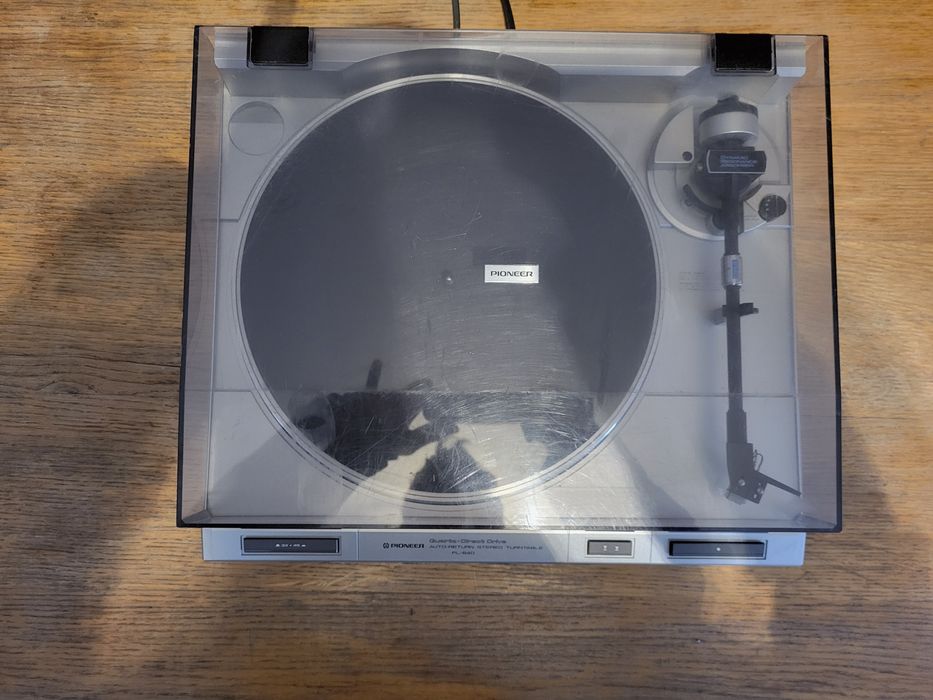 Gramofon Pioneer, PL-640